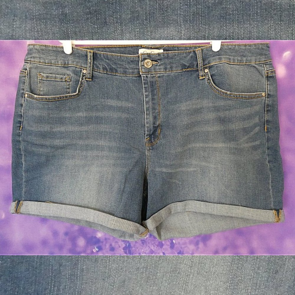 Jessica Simpson Forever Short Denim Shorts Size 24W